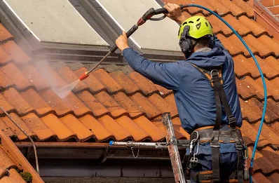 Démoussage et hydrofuge de toiture à Frémicourt
